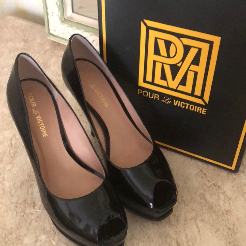 Black patent peep toe pump